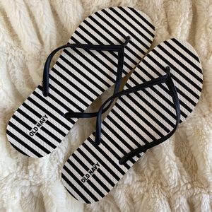 Old Navy woman’s flip flops